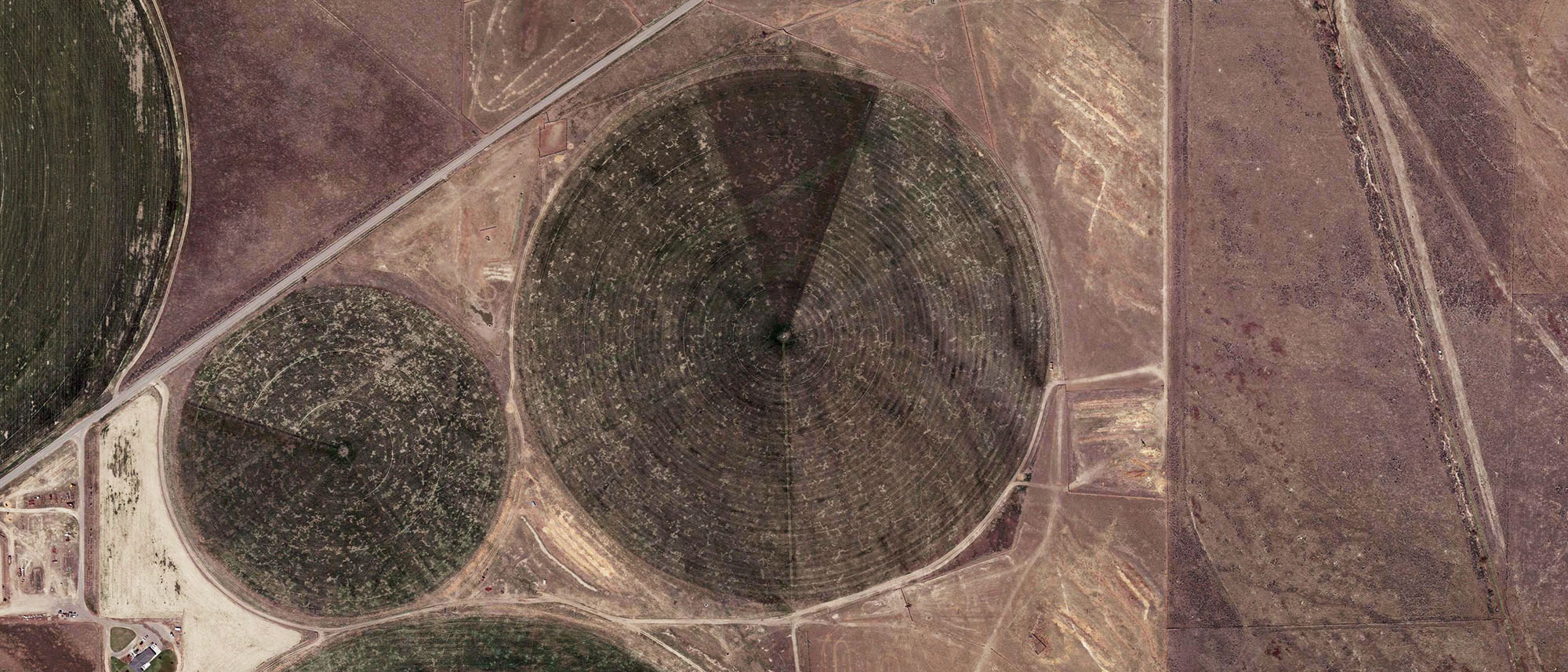 readme-cropcircles-42.317589592769906,-113.81860816637445,317.73269626155957m-x15936y5768r719.jpg